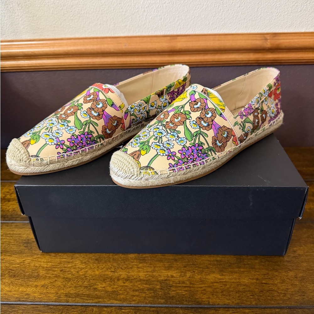 ✨NIB - Coach Women’s Collins Floral Printed Leather Espadrille Flats✨ - Picture 2 of 9